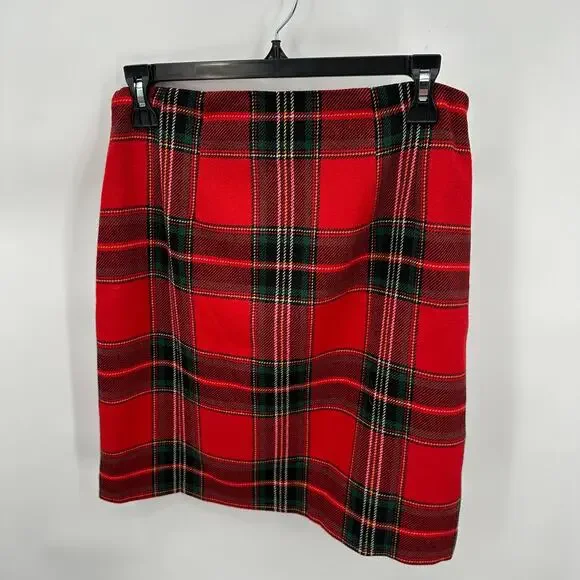 TALBOTS Wool Blend Red Plaid Skirt with Gold Hardware // 4 Petite - Picture 10 of 12